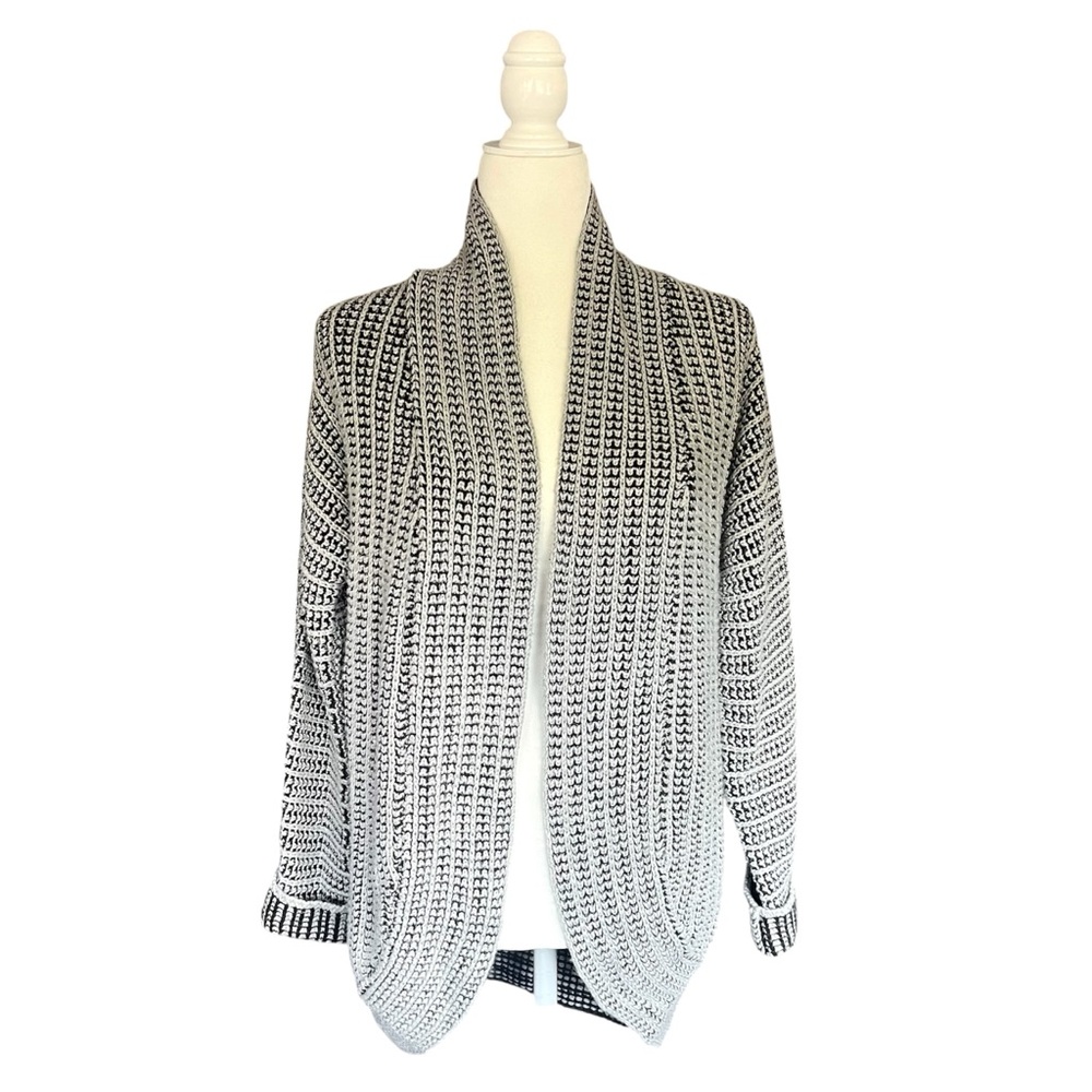 Cardigan Knit Sweater Size Small Pink Rose Black and White Cozy Lagenlook